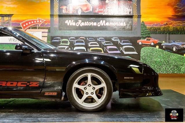 1987 Chevrolet Camaro Coupe - photo 2