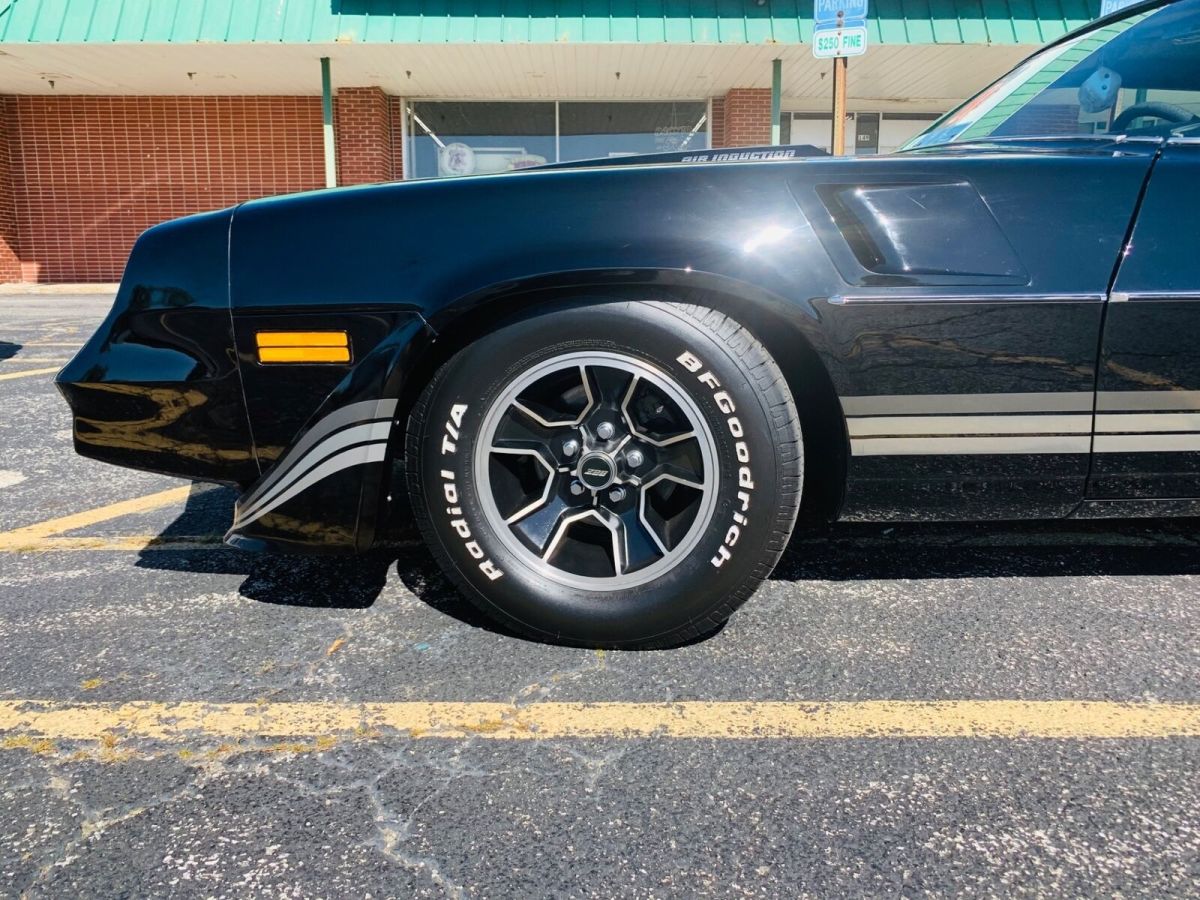 1980 Chevrolet Camaro - Z/28 - VERY LOW MILES - SHOW QUALITY - - photo 11