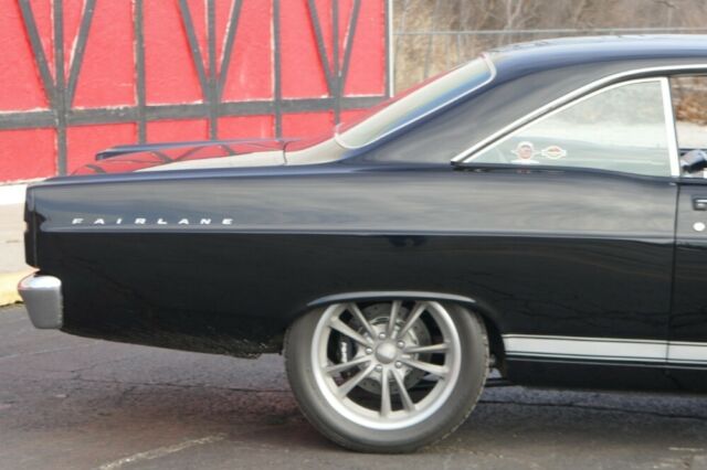 1967 Ford Fairlane -PRO TOURING BUILD OVER 100k- A MUST SEE IN PERSON - photo 5