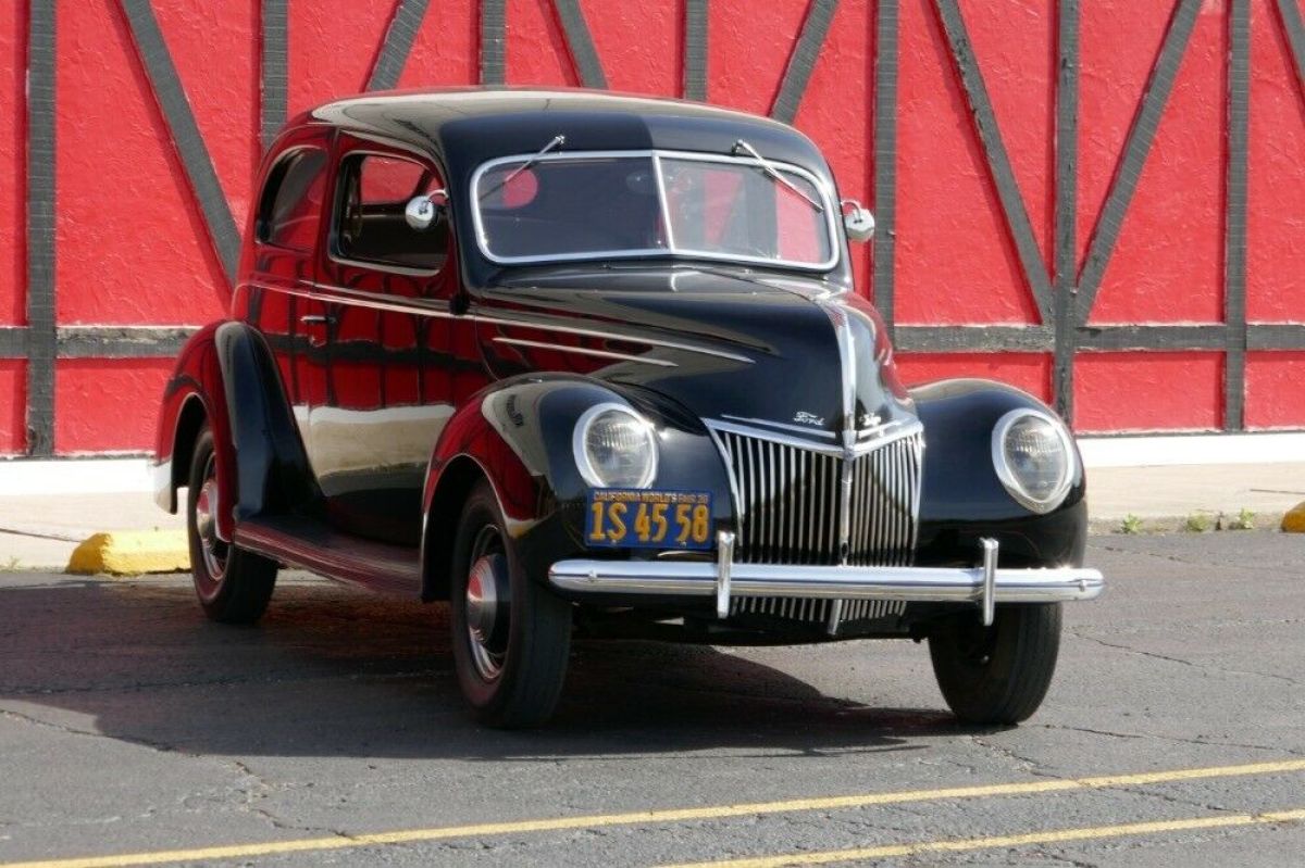 1939 Ford Tudor Sedan -RESTORED TO ORIGINAL CONDITION - CALIFORNIA CAR - - photo 12