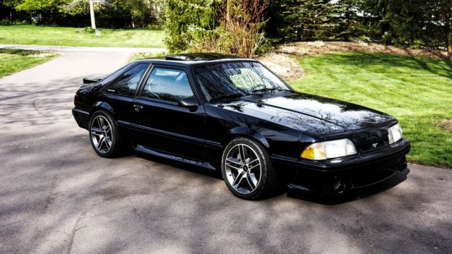 1988 Ford Mustang GT - photo 2