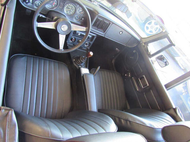 1977 MG MGB Convertible - photo 4