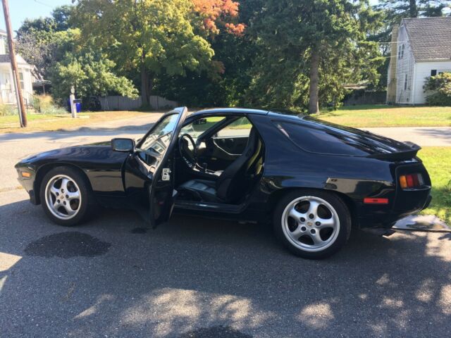 Black on Black 928 5 speed - needs new motor 1986 Porsche 928