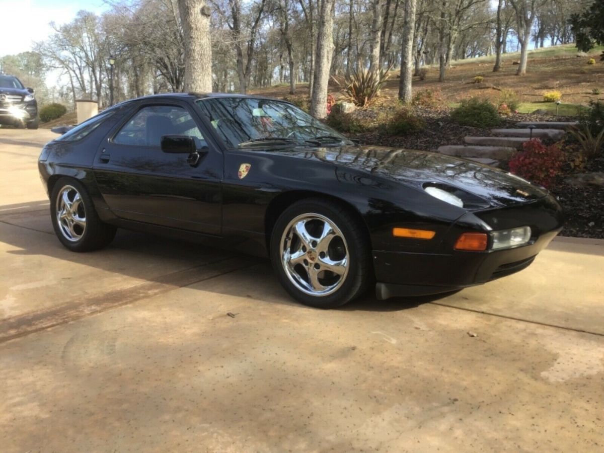 Black on Black 928S4 1988 Porsche 928