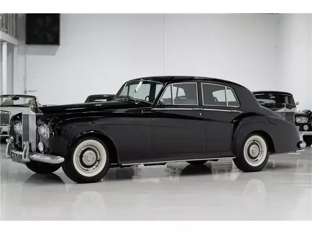 Black over Beige | Please "See full description" for more photos/info 1965 Rolls-Royce Silver Cloud Saloon