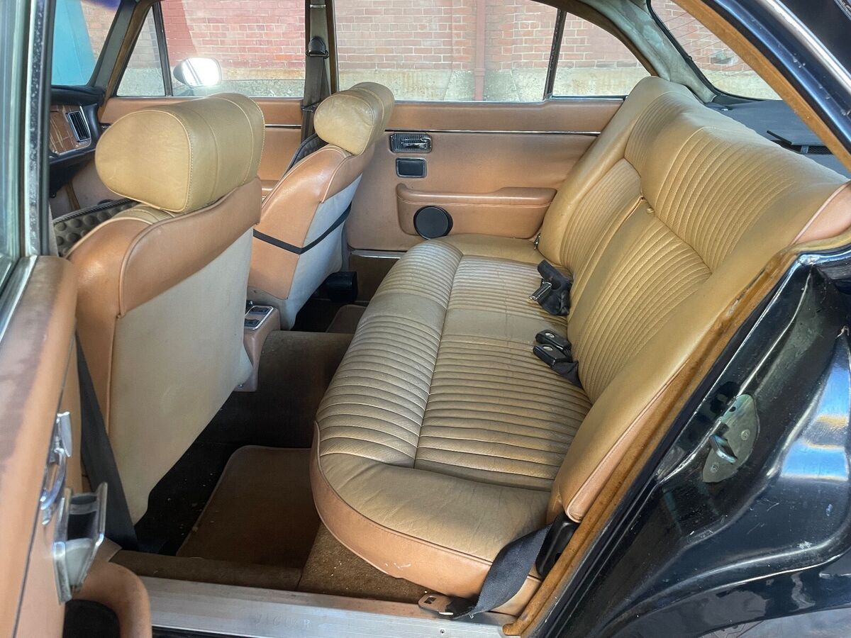 1976 Jaguar XJ6 - photo 11