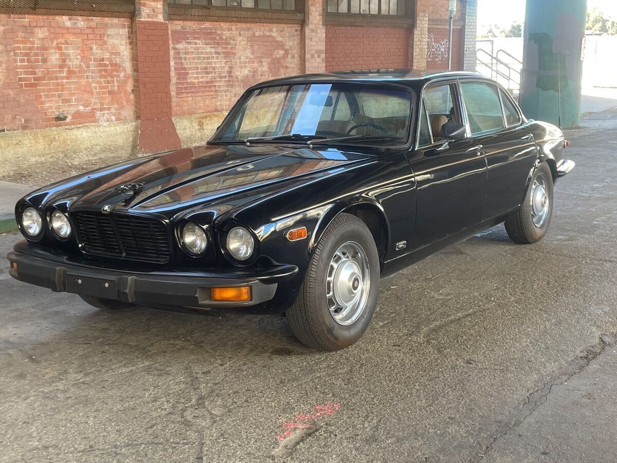 1976 Jaguar XJ6 - photo 2