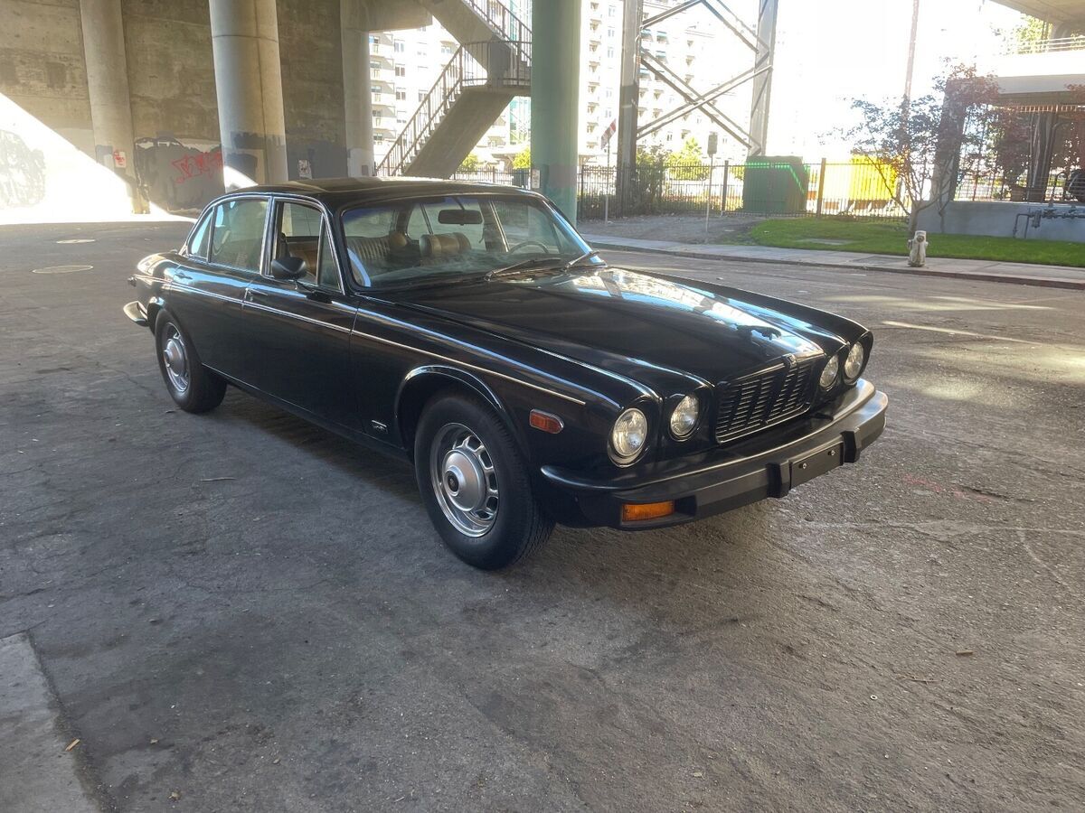 1976 Jaguar XJ6 - photo 3