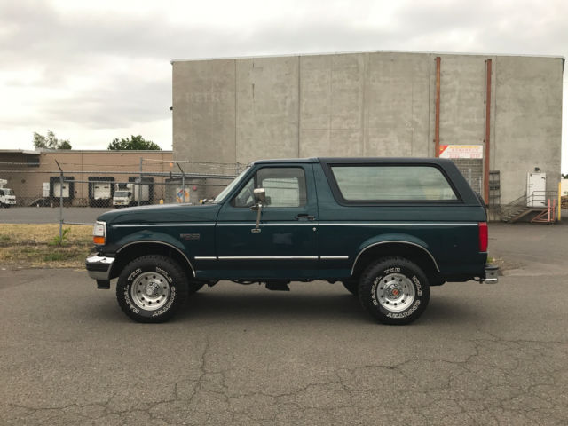 1994 Ford Bronco XLT Full Size 4WD Low Miles - photo 2