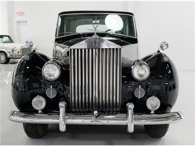 1956 Rolls-Royce Silver Wraith Enclosed Drive Limousine - photo 3