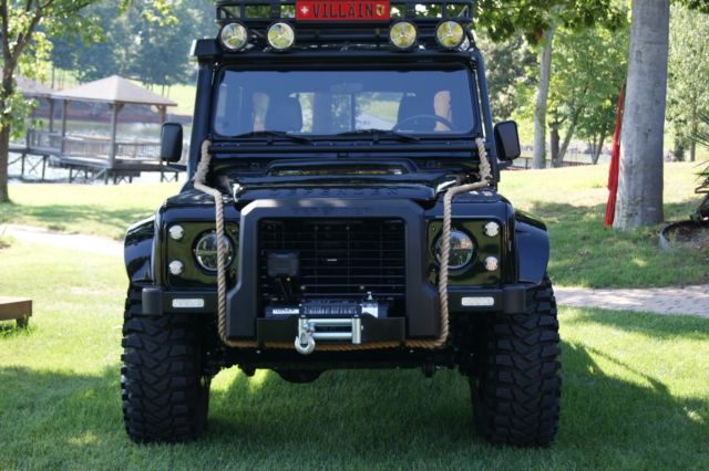 BLUETOOTH AUDIO LHD AIR CONDITIONING NICEST ONE IN NORTH AMERICA V8 GAS 1986 Land Rover Defender 110 TRUCK
