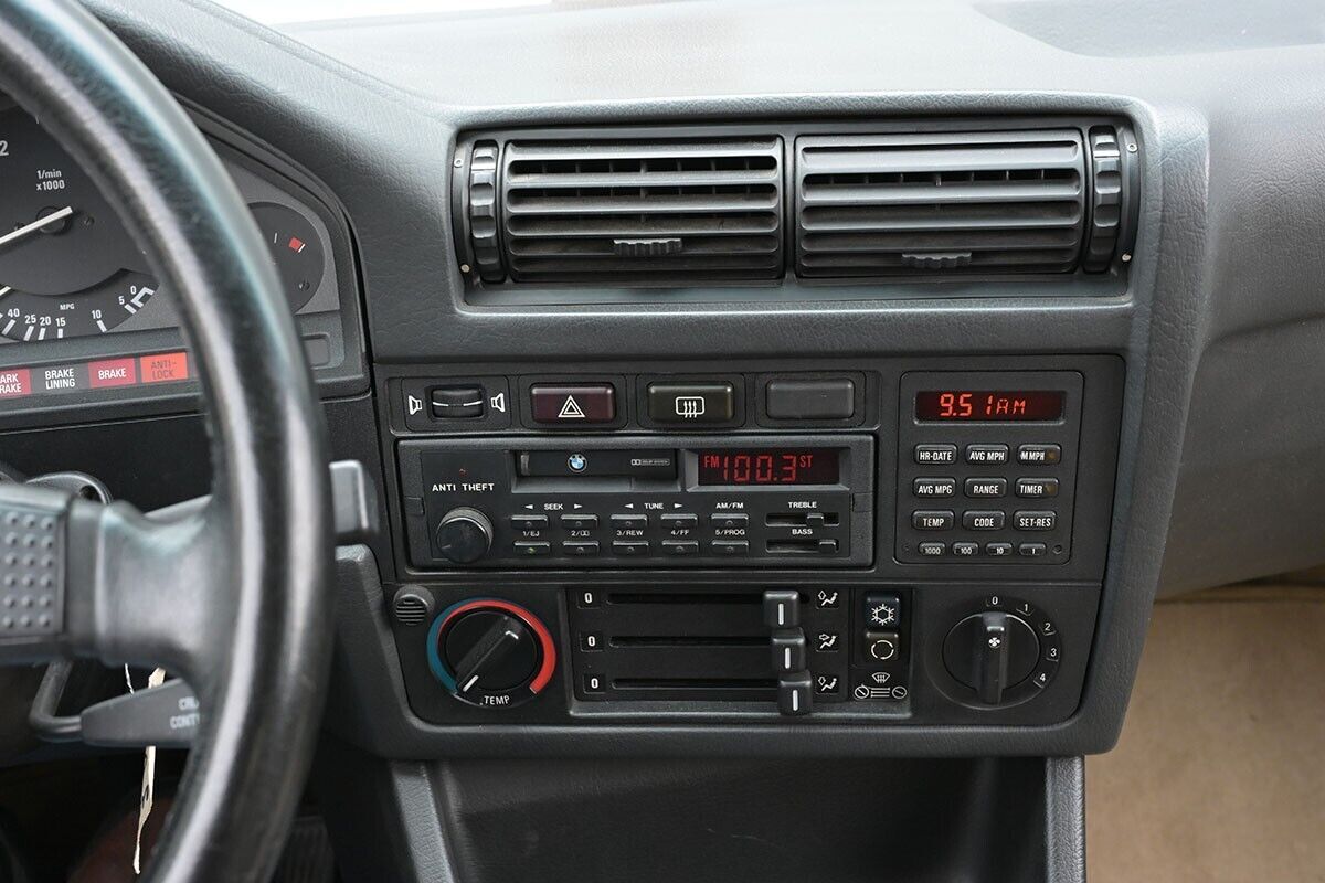 1986 BMW 3-Series - photo 10