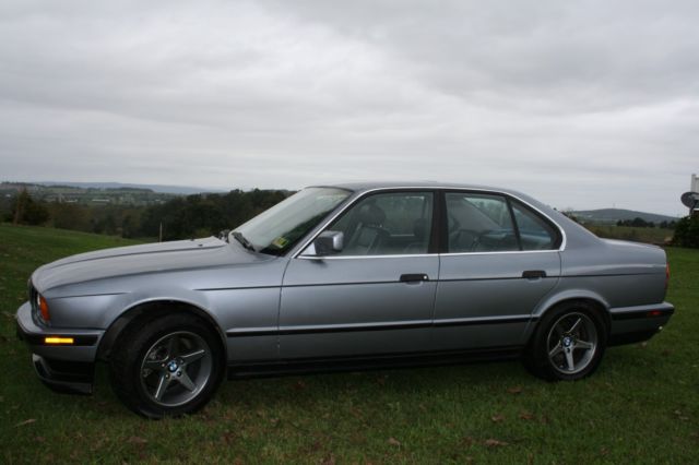 BMW 1990 E34 525i Sedan 1990 BMW 5-Series