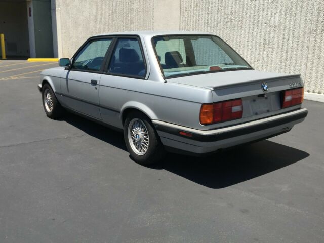 1991 BMW 3-Series 318IS - photo 2