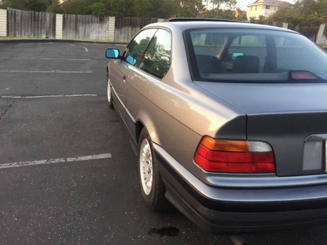 1992 BMW 3-Series IS - photo 3