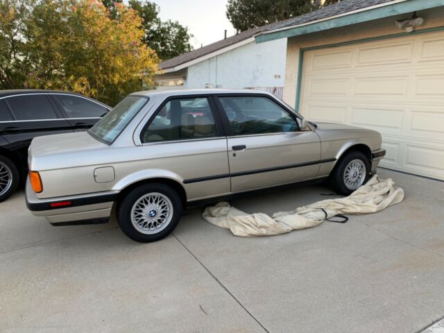 1990 BMW 3-Series 325i - photo 2