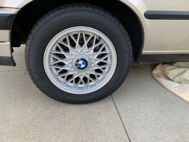 1990 BMW 3-Series 325i - photo 5