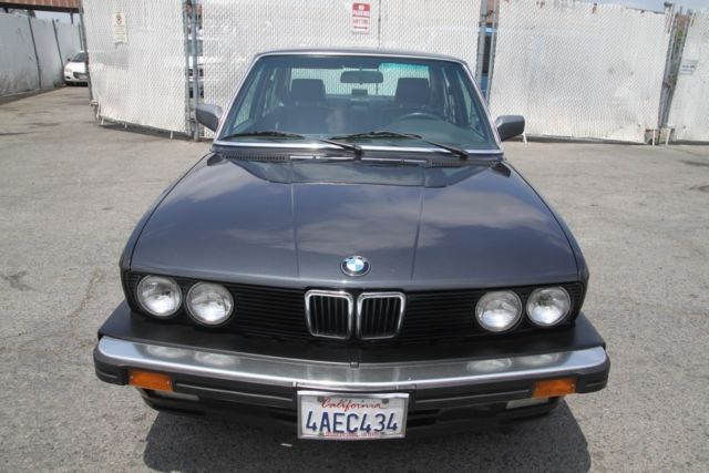BMW 535is 1987 E28 M5 suspension, air dam rear spoiler and seats. 1987 BMW 5-Series iS