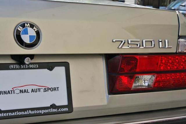 1990 BMW 7-Series 750il - photo 4