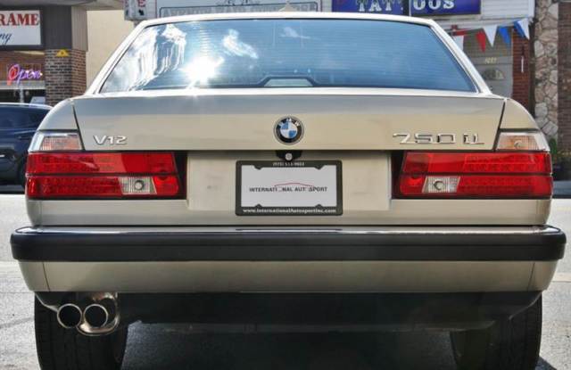 1990 BMW 7-Series 750il - photo 8