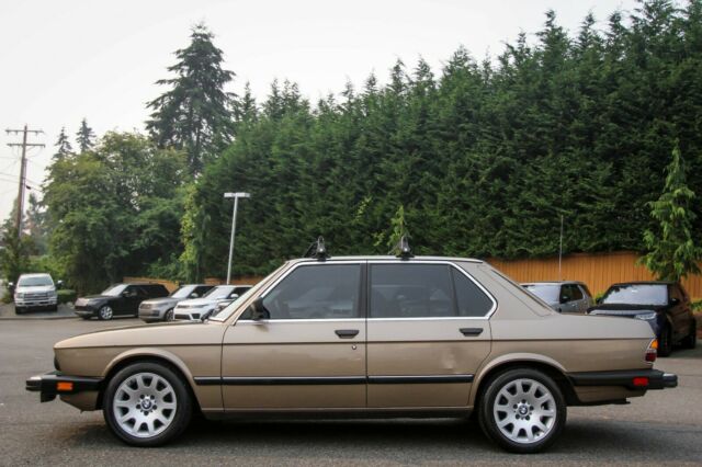 1983 BMW 5-Series 528e - photo 6