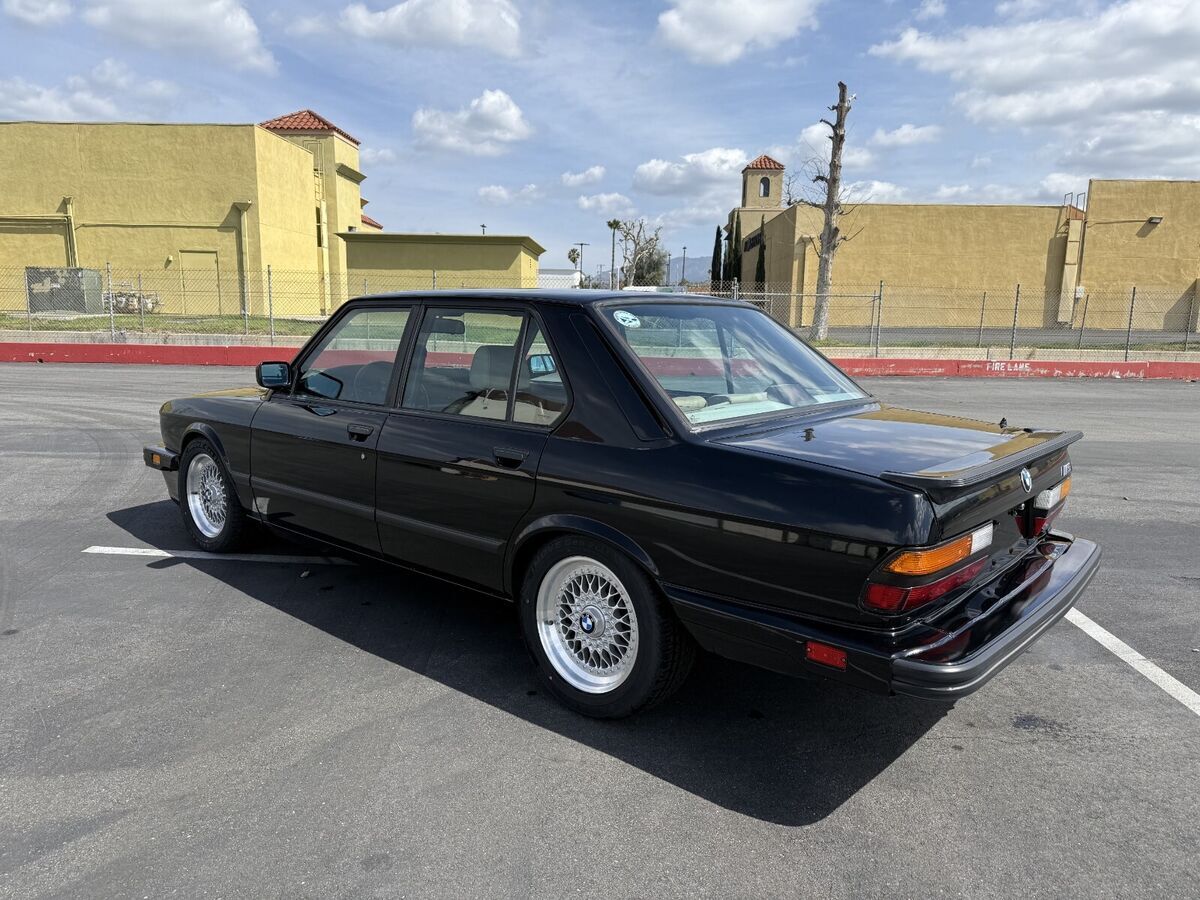 1988 BMW M5 - photo 2