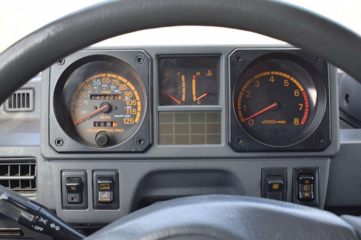 1989 Mitsubishi Montero LS - photo 12