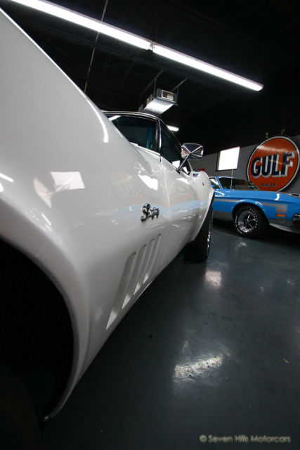 1969 Chevrolet Corvette Stingray Convertible - photo 12