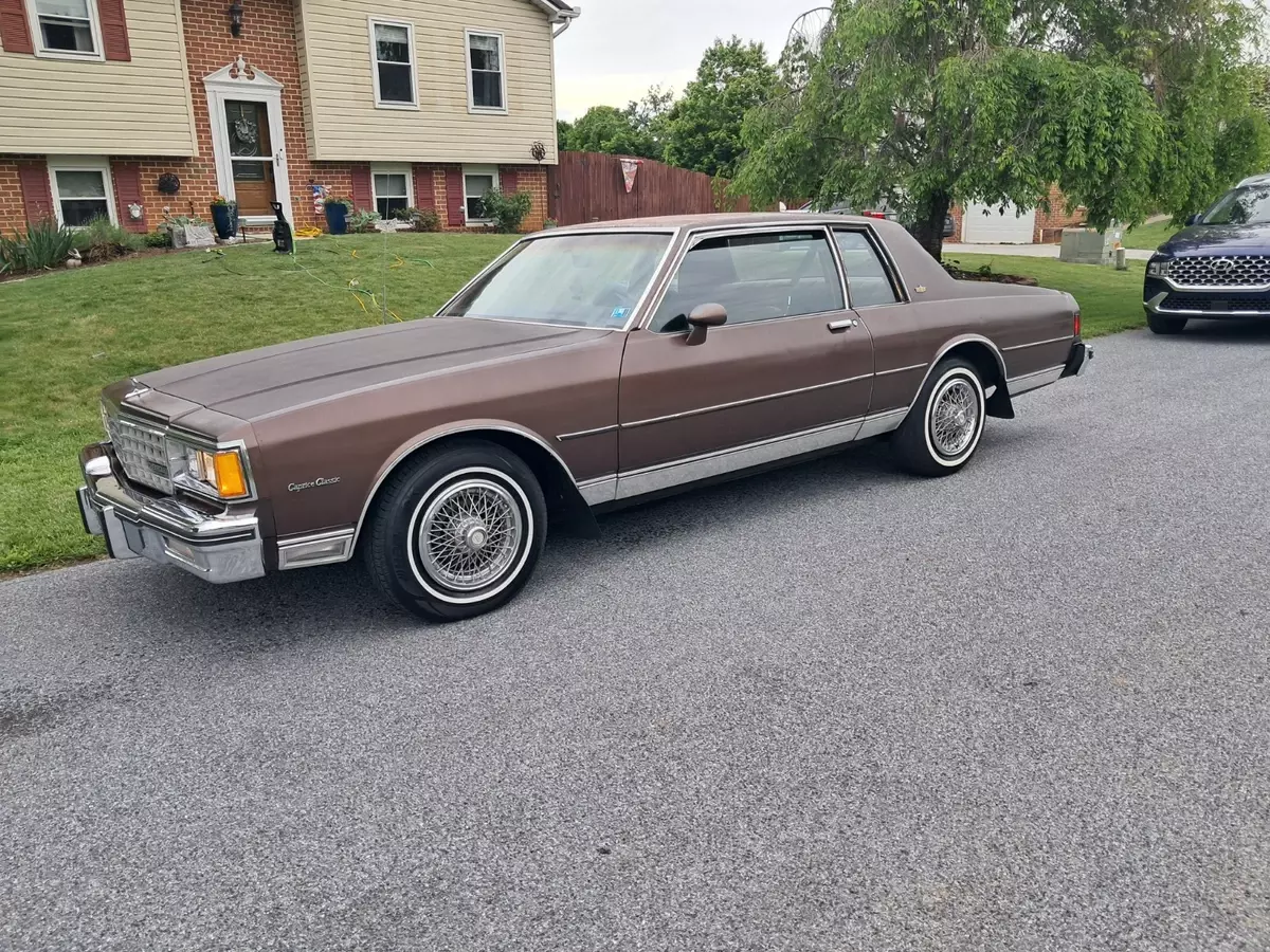 Box Chevy 1984 Chevrolet Caprice CLASSIC