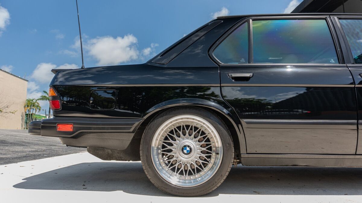 1988 BMW M5 E28 - photo 11
