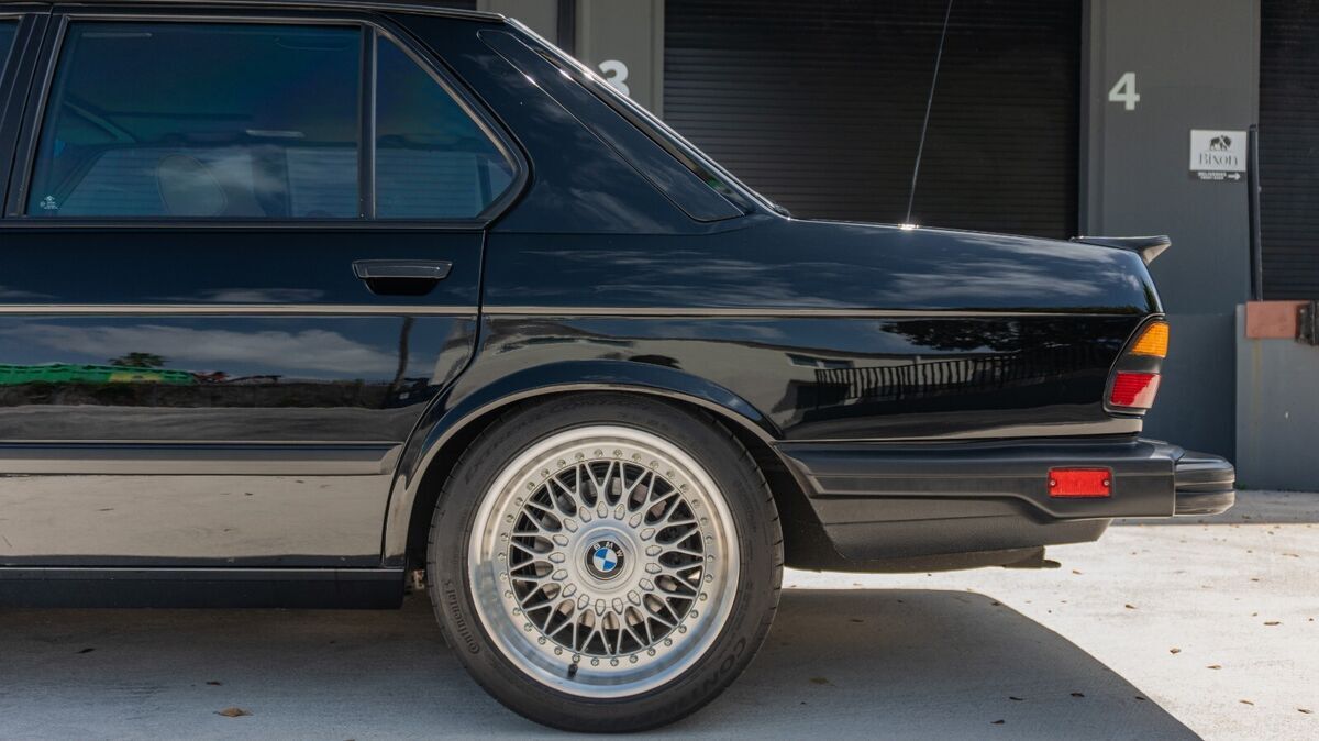 1988 BMW M5 E28 - photo 4