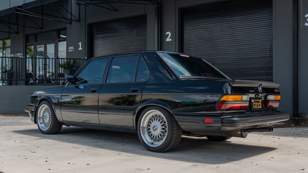 1988 BMW M5 E28 - photo 6