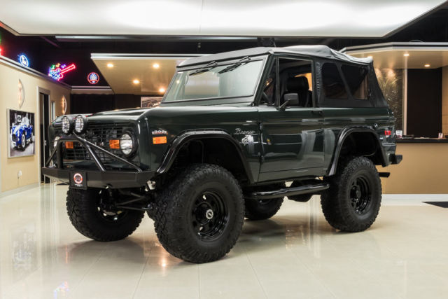 Bronco 4X4! Frame Off, Nut & Bolt Build! Ford 302ci V8, 5-Speed Manual, PS, PB 1970 Ford Bronco 4X4