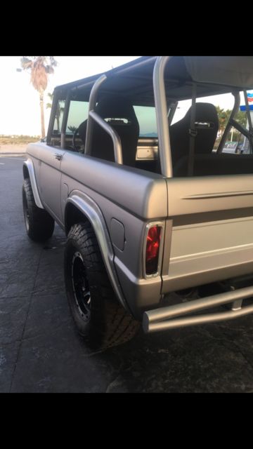 1977 Ford Bronco - photo 2