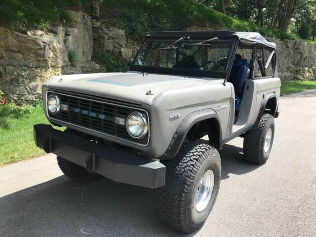 1967 Ford Bronco V8 - photo 2