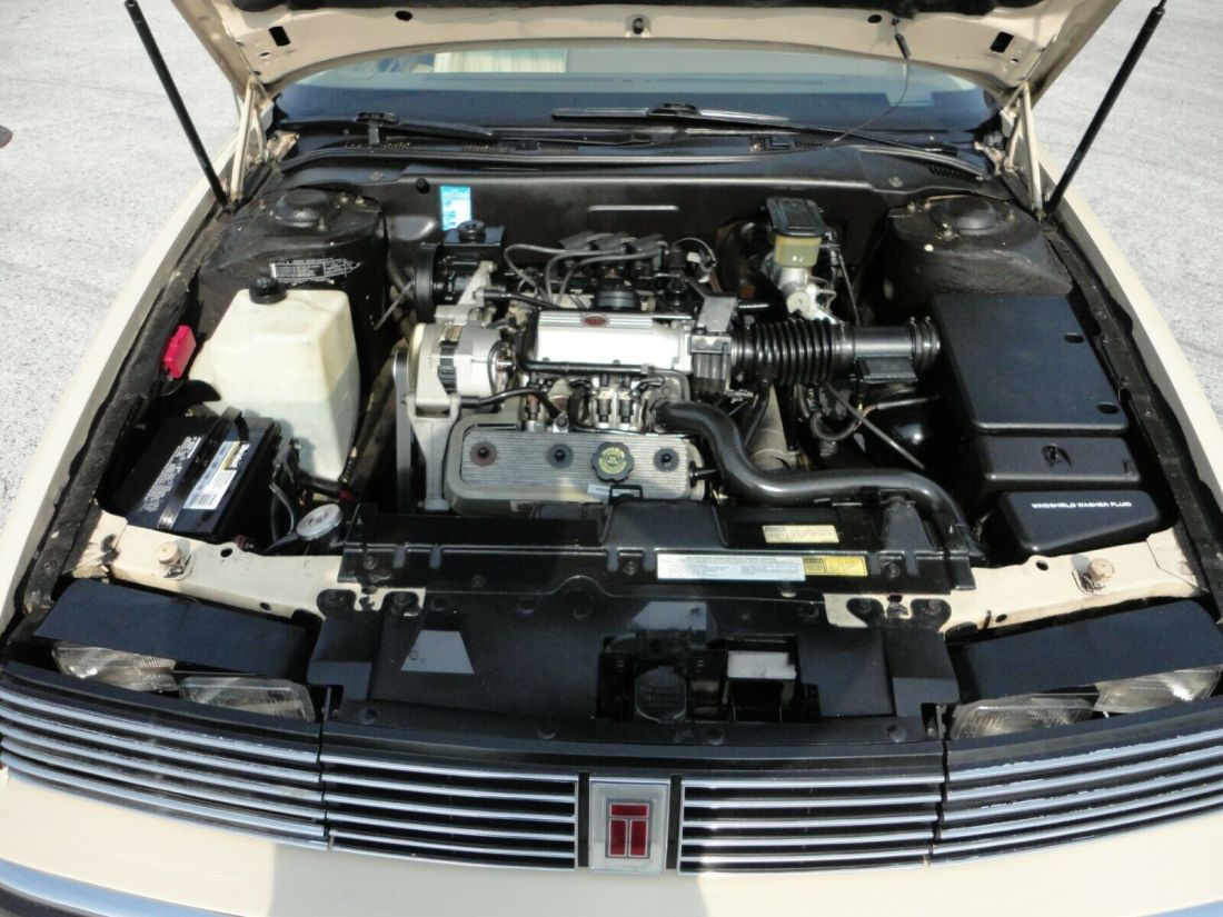 1986 Oldsmobile Toronado Brougham - photo 10