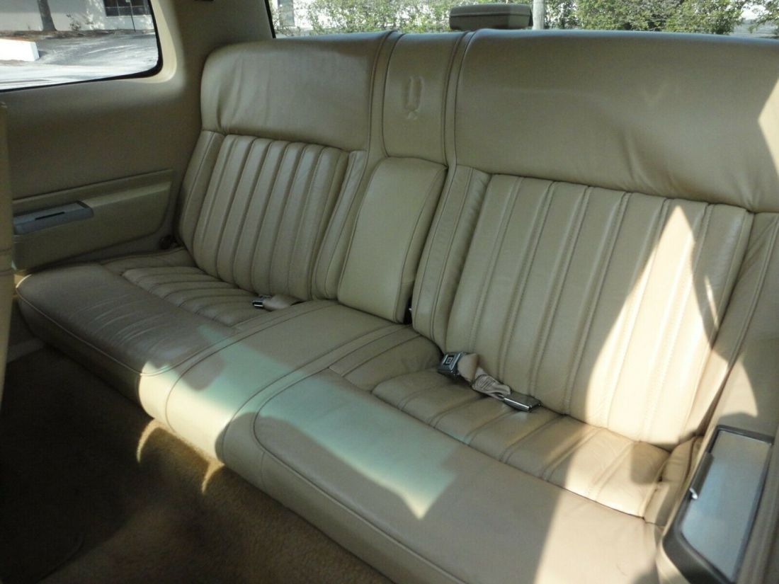 1986 Oldsmobile Toronado Brougham - photo 12