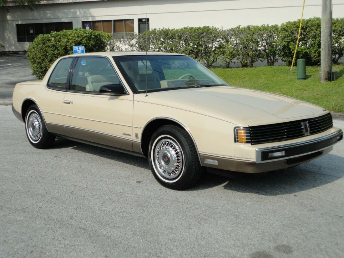 1986 Oldsmobile Toronado Brougham - photo 3