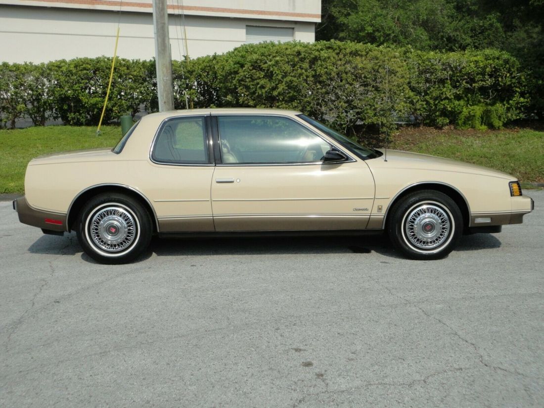 1986 Oldsmobile Toronado Brougham - photo 4
