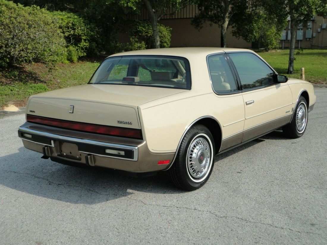 1986 Oldsmobile Toronado Brougham - photo 5