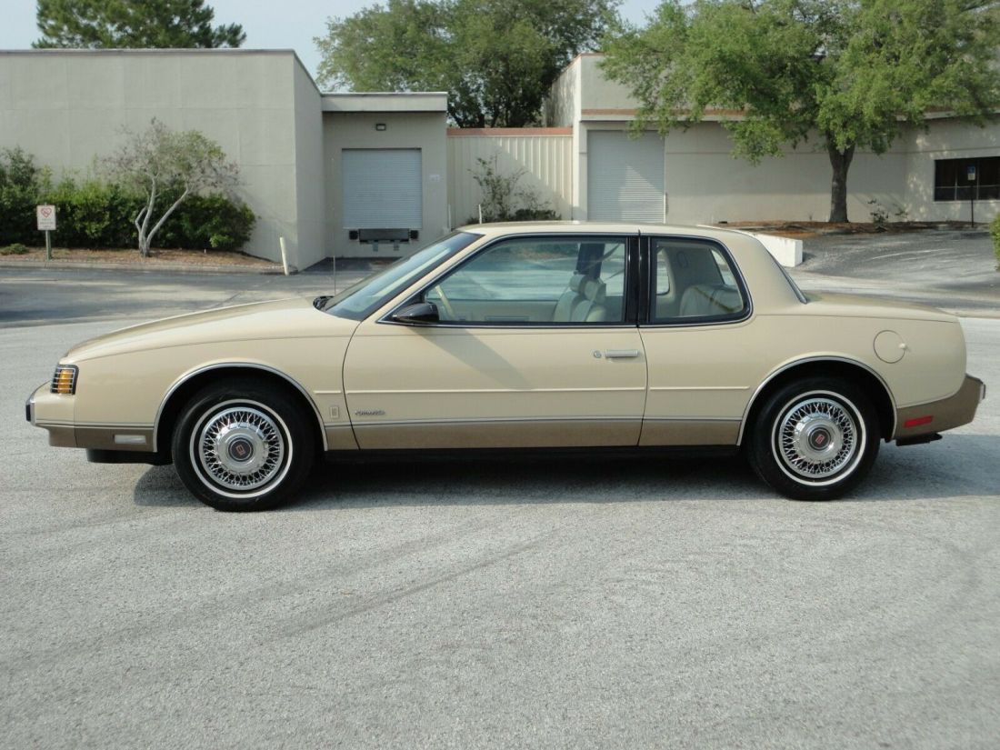 1986 Oldsmobile Toronado Brougham - photo 8