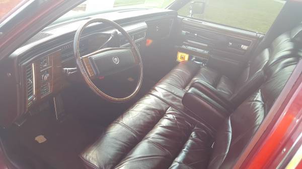 1977 Cadillac Fleetwood - photo 10