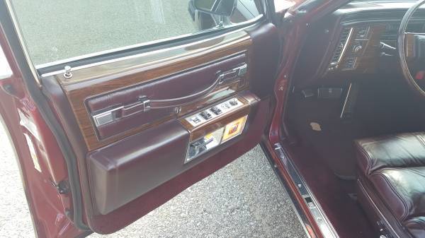 1977 Cadillac Fleetwood - photo 11