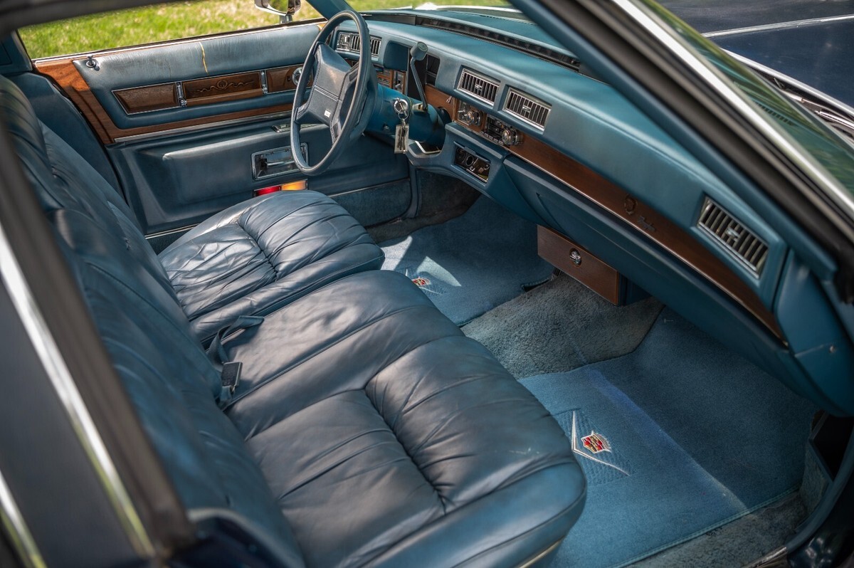 1975 Cadillac Fleetwood - photo 10
