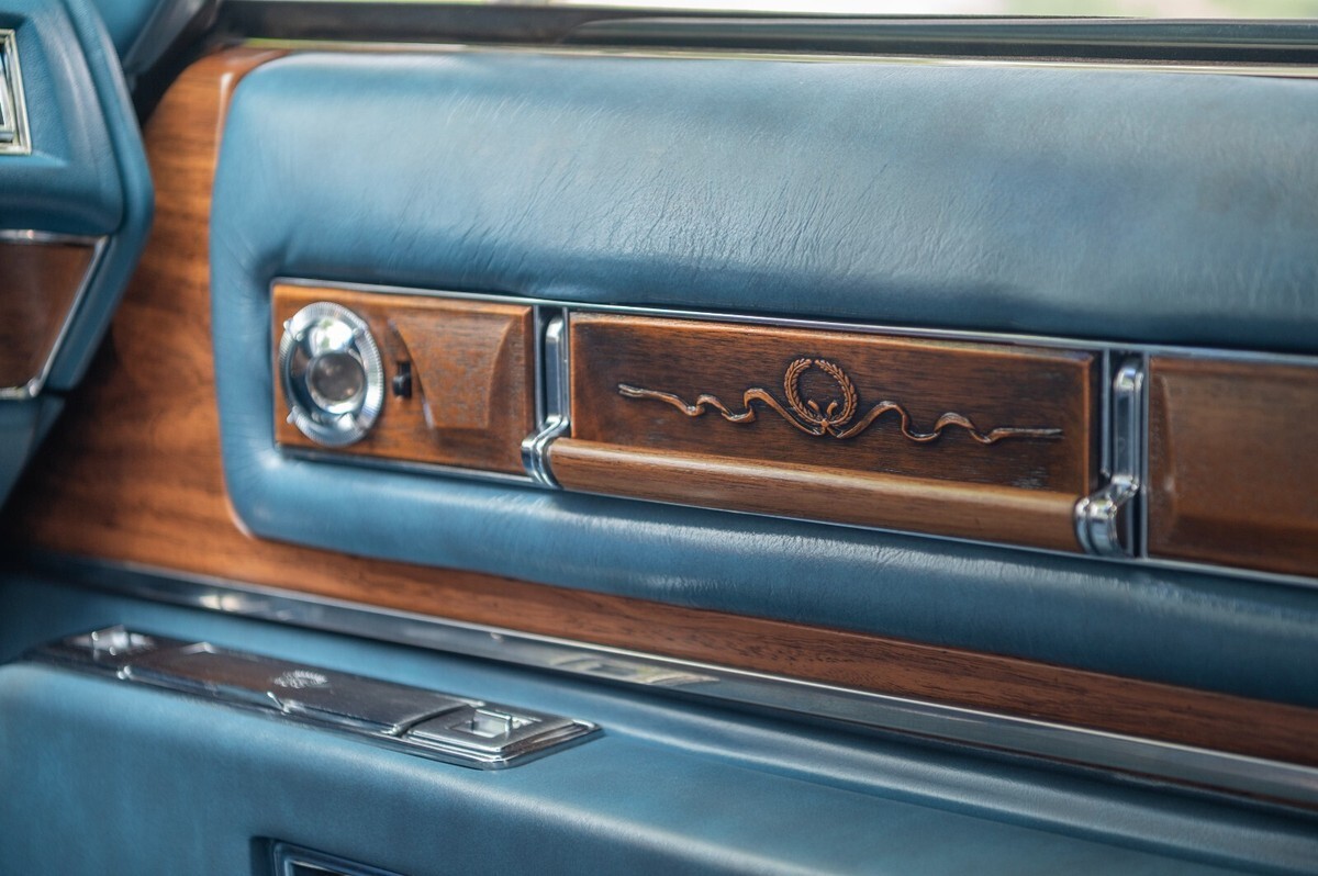 1975 Cadillac Fleetwood - photo 12