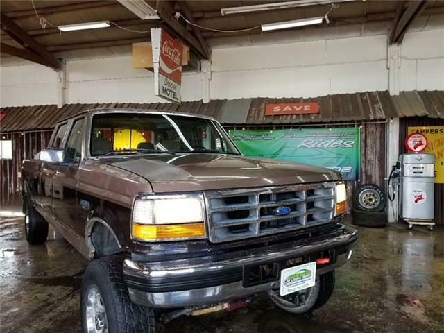 1992 Ford F-350 Base 4dr 4WD Crew Cab LB - photo 2