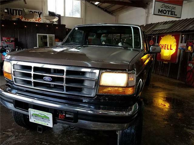 1992 Ford F-350 Base 4dr 4WD Crew Cab LB - photo 3