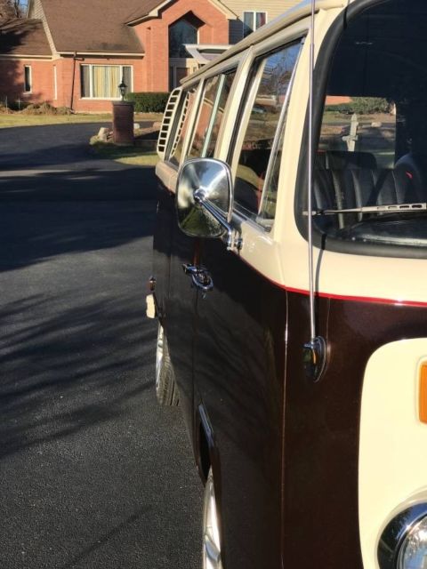 1977 Volkswagen Bus/Vanagon -CRUISE N STYLE - SEE VIDEO - photo 4
