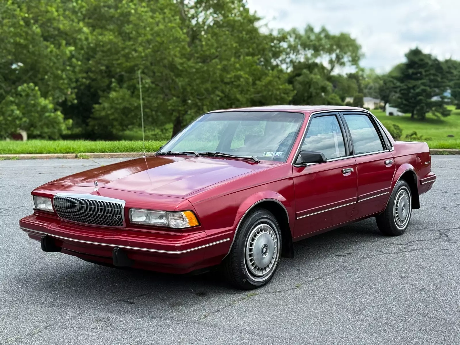 1993 Buick Century 132K LOW MILES VERY CLEAN NO RUST RUNS NEW NO RESERVE