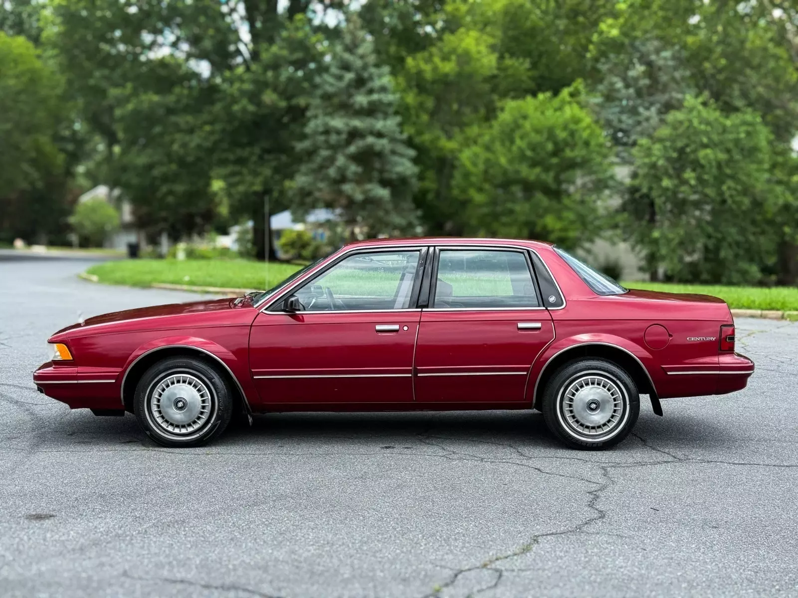 1993 Buick Century 132K LOW MILES VERY CLEAN NO RUST RUNS NEW NO RESERVE - photo 2